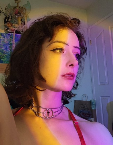 Nacktes geleaktes OnlyFans-Foto von Leeloo