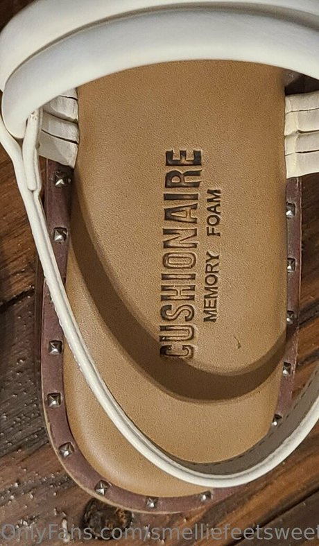 Smelliefeetsweetie