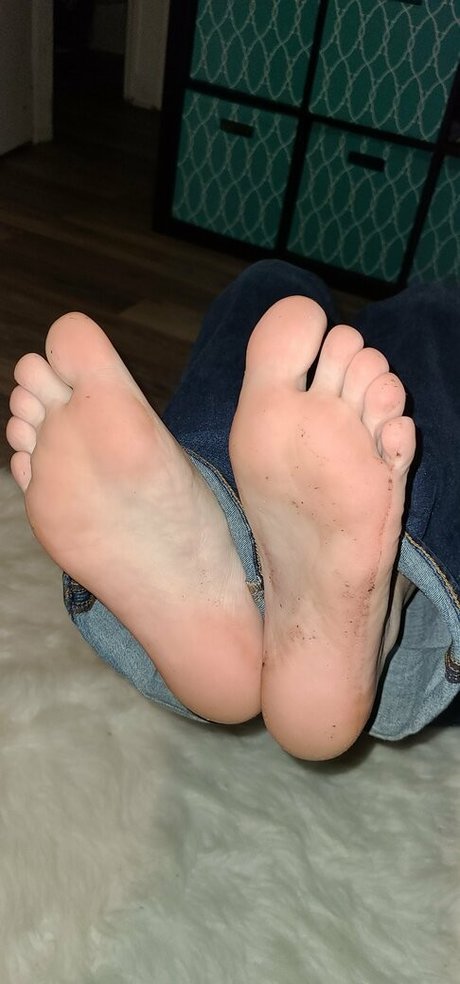 Smelliefeetsweetie