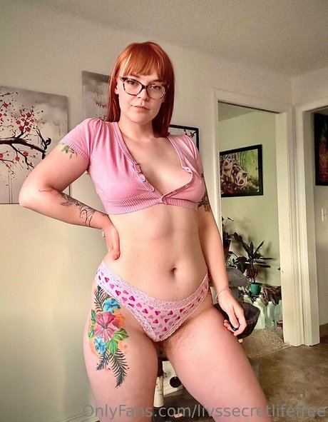 Nacktes geleaktes OnlyFans-Foto von Livssecretlife