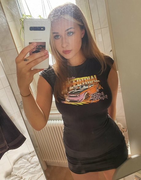 Nacktes geleaktes OnlyFans-Foto von Elina Twich