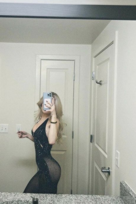 Nacktes geleaktes OnlyFans-Foto von Claudia Walsh