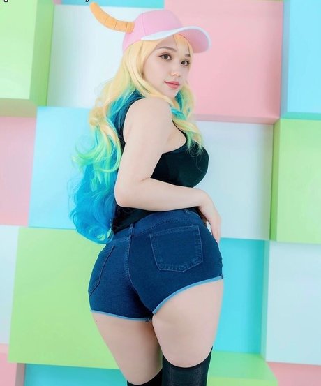 Elina Yi