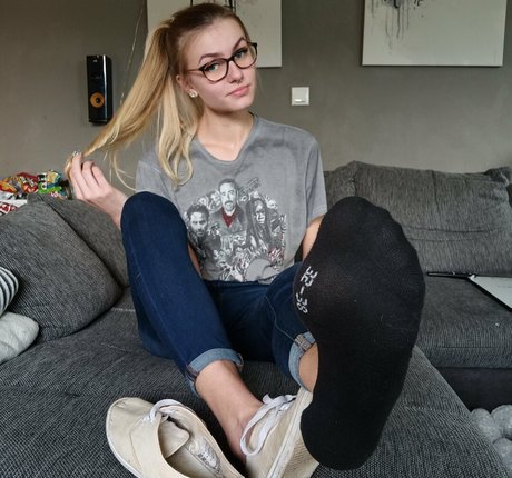 Nacktes geleaktes OnlyFans-Foto von Emmyfeetandsocks