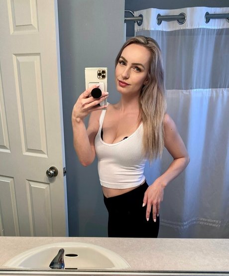 Nacktes geleaktes OnlyFans-Foto von Nurseryleigh