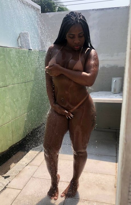 Nacktes geleaktes OnlyFans-Foto von Thaystana