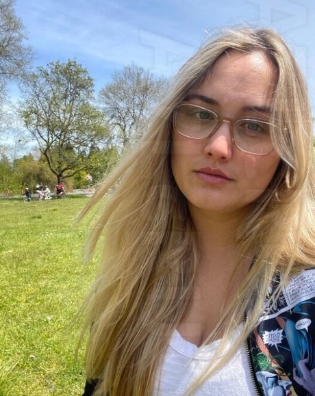 Nacktes geleaktes OnlyFans-Foto von Naomi Kyle