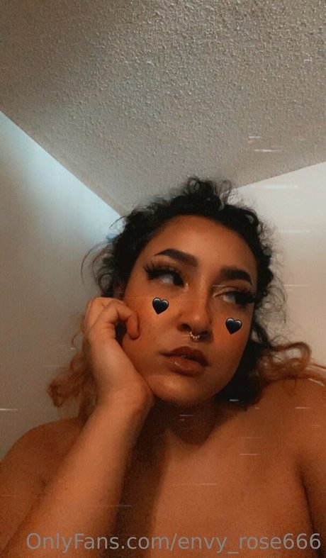 Nacktes geleaktes OnlyFans-Foto von Envyrose666