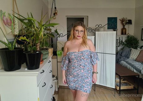 Nacktes geleaktes OnlyFans-Foto von Glitterbabeprincess