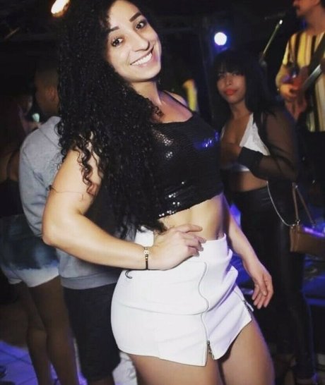 Nacktes geleaktes OnlyFans-Foto von Morena Gabi