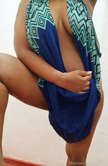 Nacktes geleaktes OnlyFans-Foto von Jaanuaunty