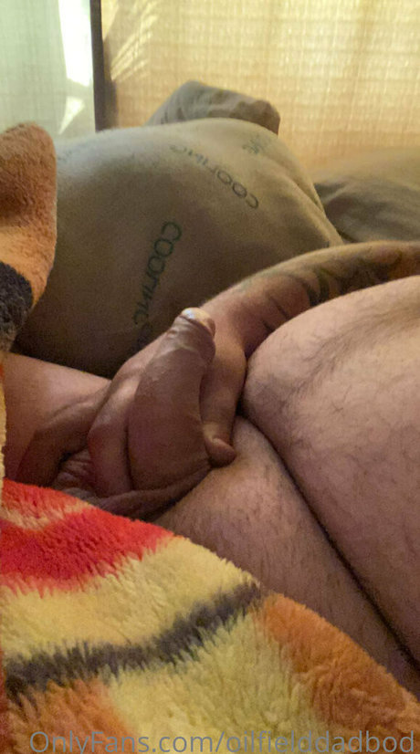 Nacktes geleaktes OnlyFans-Foto von Oilfielddadbod