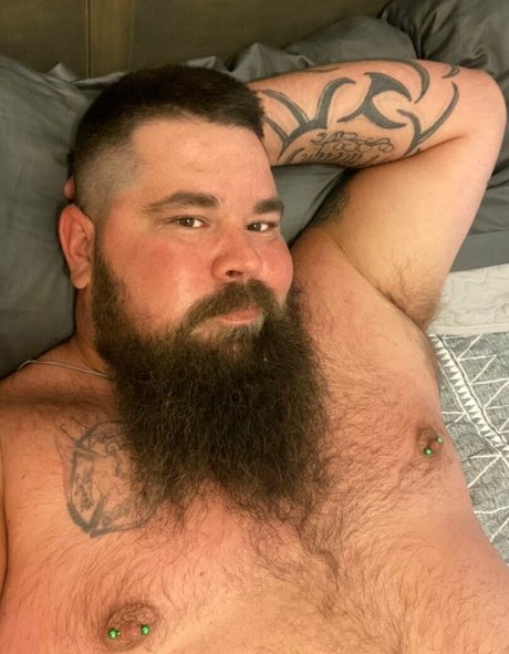 Nacktes geleaktes OnlyFans-Foto von Oilfielddadbod