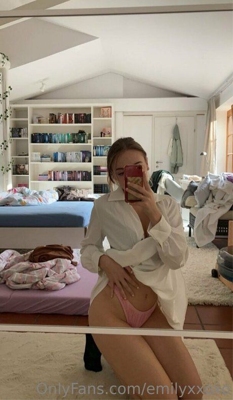 Nacktes geleaktes OnlyFans-Foto von Emilyxxoxo