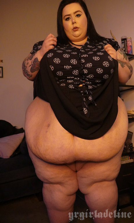 Nacktes geleaktes OnlyFans-Foto von Gothgfadeline