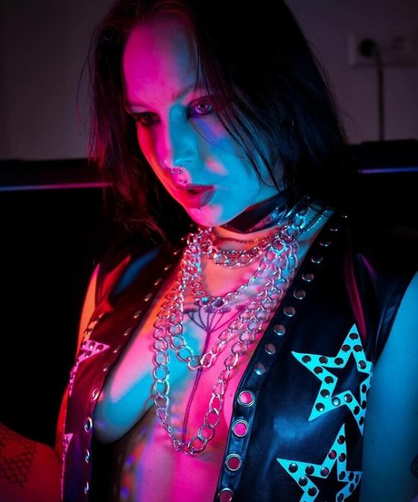 Nacktes geleaktes OnlyFans-Foto von Angelina Vehera
