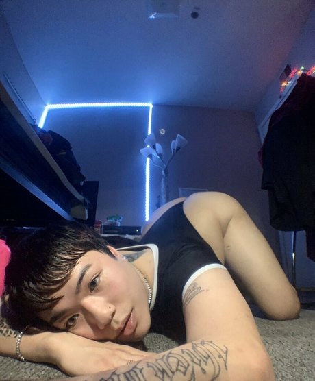 Nacktes geleaktes OnlyFans-Foto von Lewdkittyyyy