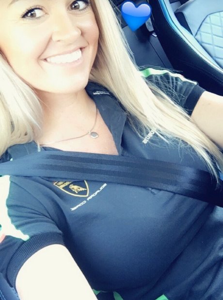 Nacktes geleaktes OnlyFans-Foto von Ashley Freiberg