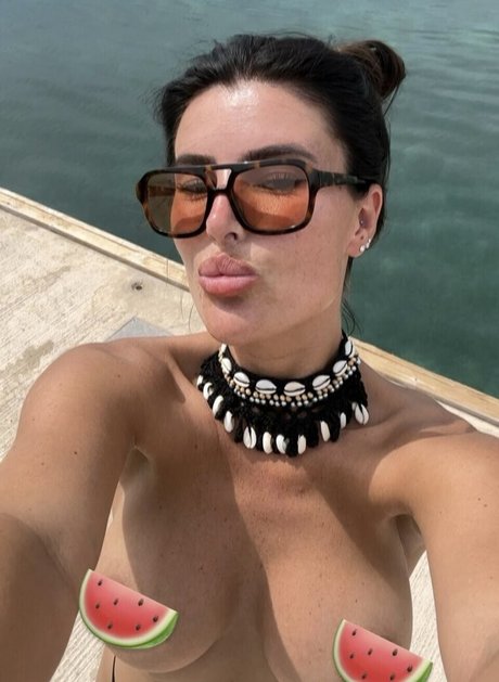 Nacktes geleaktes OnlyFans-Foto von Danielle Martin