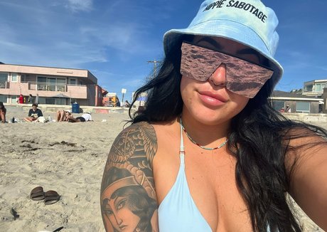 Nacktes geleaktes OnlyFans-Foto von Mormonnextdoor