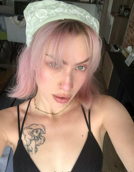 Nacktes geleaktes OnlyFans-Foto von Emiardeli2