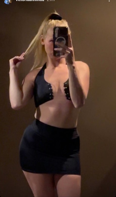 Nacktes geleaktes OnlyFans-Foto von Victoria Ann Linda