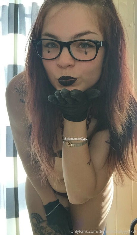 Nacktes geleaktes OnlyFans-Foto von Ciricesinssfw