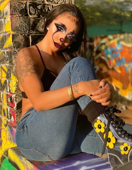 Nacktes geleaktes OnlyFans-Foto von Rollsroycebarbie