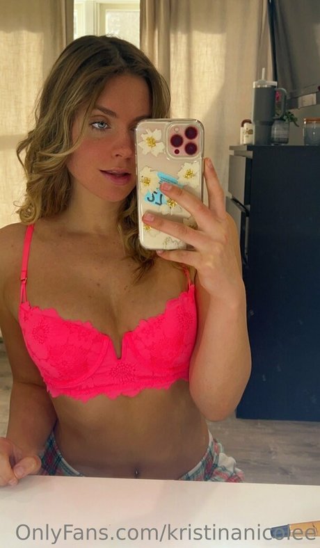 Nacktes geleaktes OnlyFans-Foto von Kristinanicolee