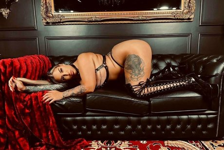 Nacktes geleaktes OnlyFans-Foto von Xenaleblanc