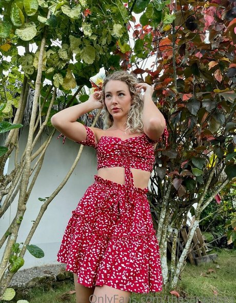 Nacktes geleaktes OnlyFans-Foto von Thesaraames