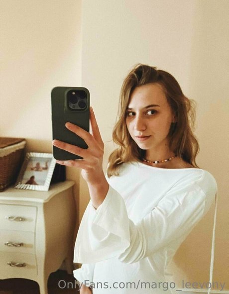 Nacktes geleaktes OnlyFans-Foto von Margoleevony