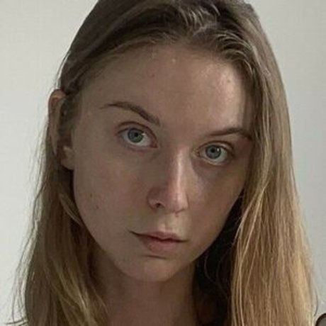 Sarah Ashley V