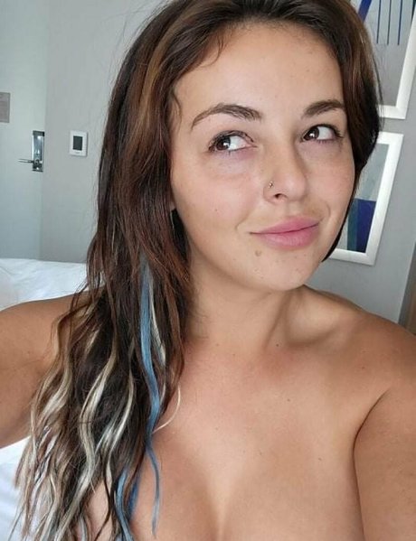 Nacktes geleaktes OnlyFans-Foto von Midsouthhottie