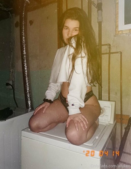 Nacktes geleaktes OnlyFans-Foto von Allyken