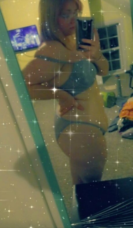 Nacktes geleaktes OnlyFans-Foto von Yumeebaby