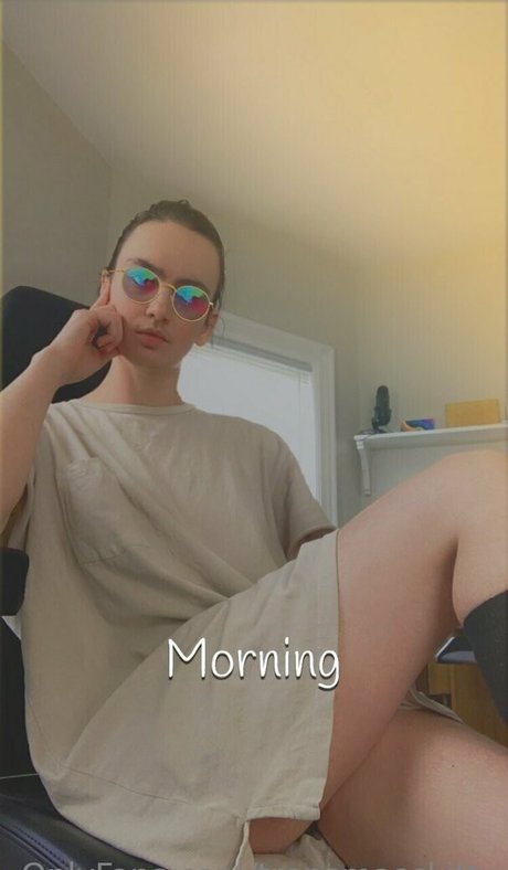 Nacktes geleaktes OnlyFans-Foto von Transmasckitty