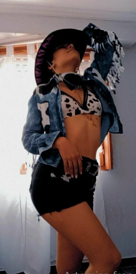 Nacktes geleaktes OnlyFans-Foto von Artemizafree