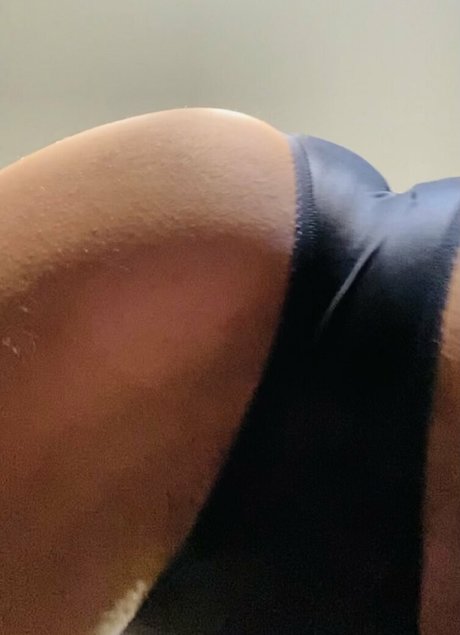 Nacktes geleaktes OnlyFans-Foto von Alexisloadfree