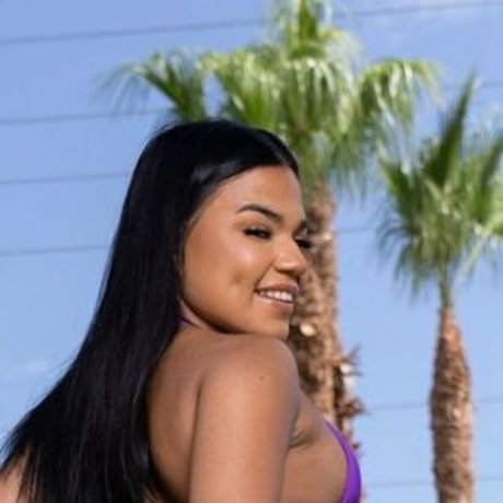 Nacktes geleaktes OnlyFans-Foto von Summer Col