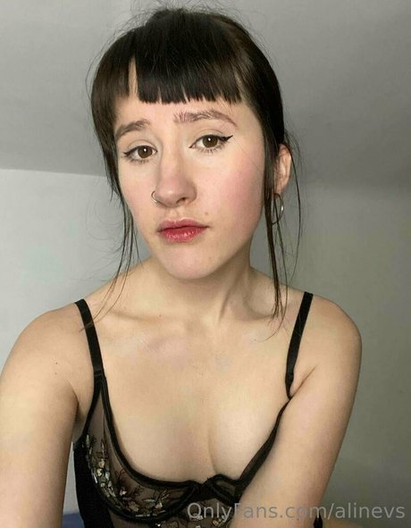Nacktes geleaktes OnlyFans-Foto von Alinevs