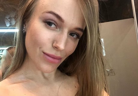 Nacktes geleaktes OnlyFans-Foto von Yourniceaislin