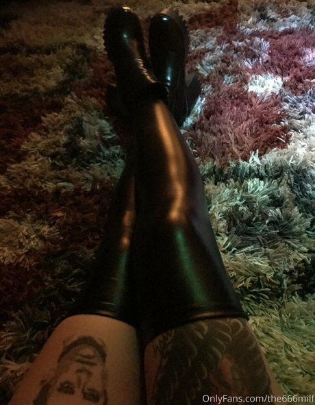 Nacktes geleaktes OnlyFans-Foto von Parisbush