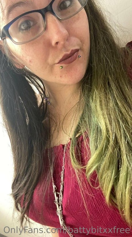 Nacktes geleaktes OnlyFans-Foto von Battybitxxfree