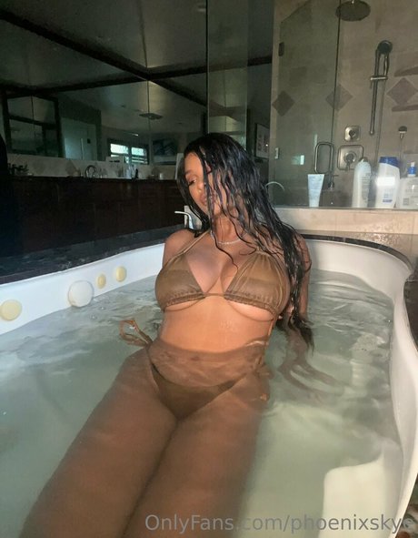 Nacktes geleaktes OnlyFans-Foto von Phoenixskye