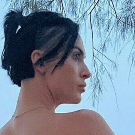 Nacktes geleaktes OnlyFans-Foto von Zahra Elise
