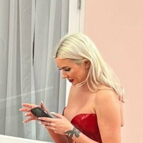 Nacktes geleaktes OnlyFans-Foto von Gigi Allens
