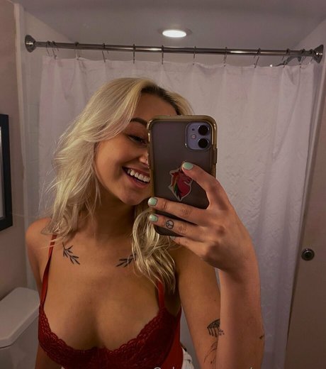 Nacktes geleaktes OnlyFans-Foto von Avacanary