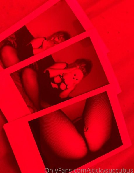 Nacktes geleaktes OnlyFans-Foto von Maplesyrps
