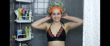 Nacktes geleaktes OnlyFans-Foto von Mary Mouser